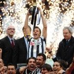 Alessandro Del Piero alza la coppa scudetto