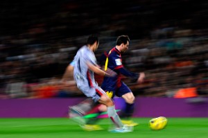 Lionel Messi in azione contro l'Osasuna © David Ramos/Getty Images