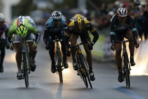 Ciolek brucia Sagan sul traguardo della Milano-Sanremo ©VALERY HACHE/AFP/Getty Images